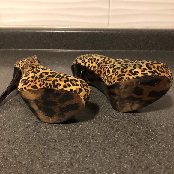 Bettie Page leopard print heels - size 9 - Picture 5 of 6